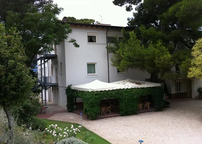 亚历山德拉别墅酒店 Alanno